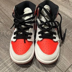 Size 9c Heritage Jordan 1's